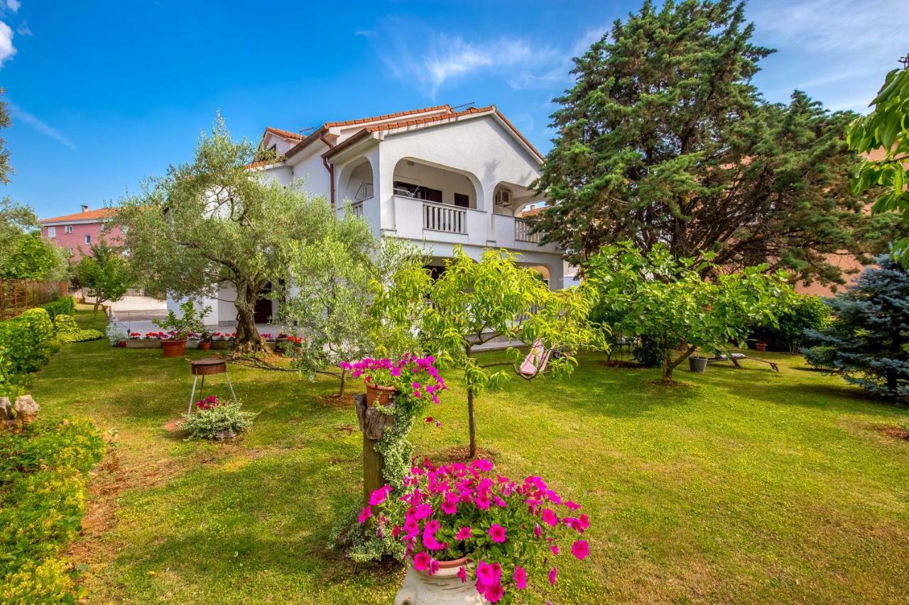 Garden Paradise App Sveti Vid-Miholjice Exteriör bild