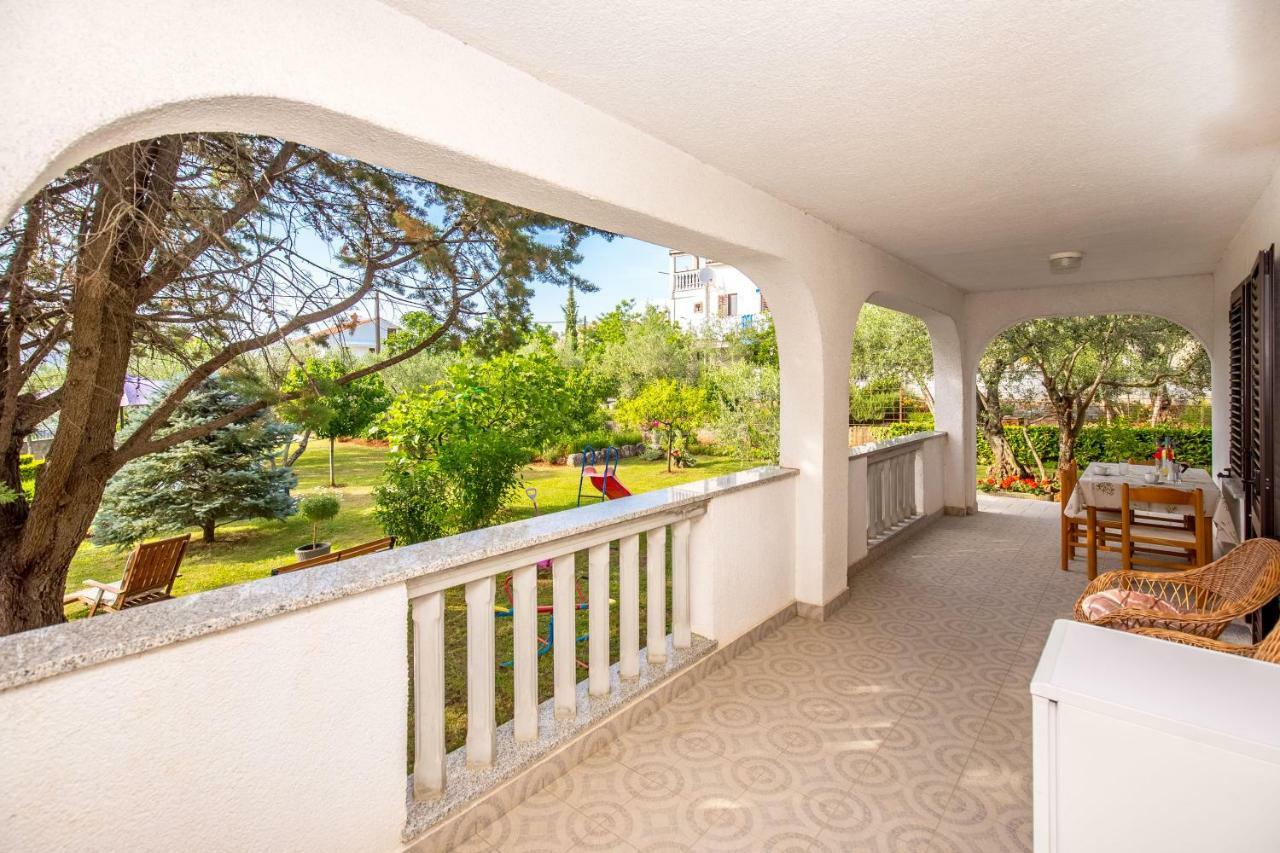 Garden Paradise App Sveti Vid-Miholjice Exteriör bild