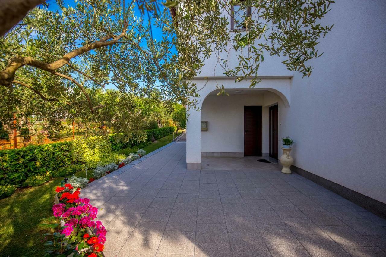 Garden Paradise App Sveti Vid-Miholjice Exteriör bild