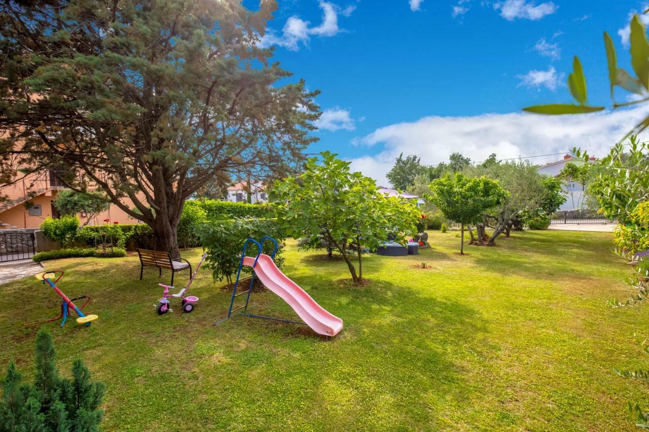 Garden Paradise App Sveti Vid-Miholjice Exteriör bild